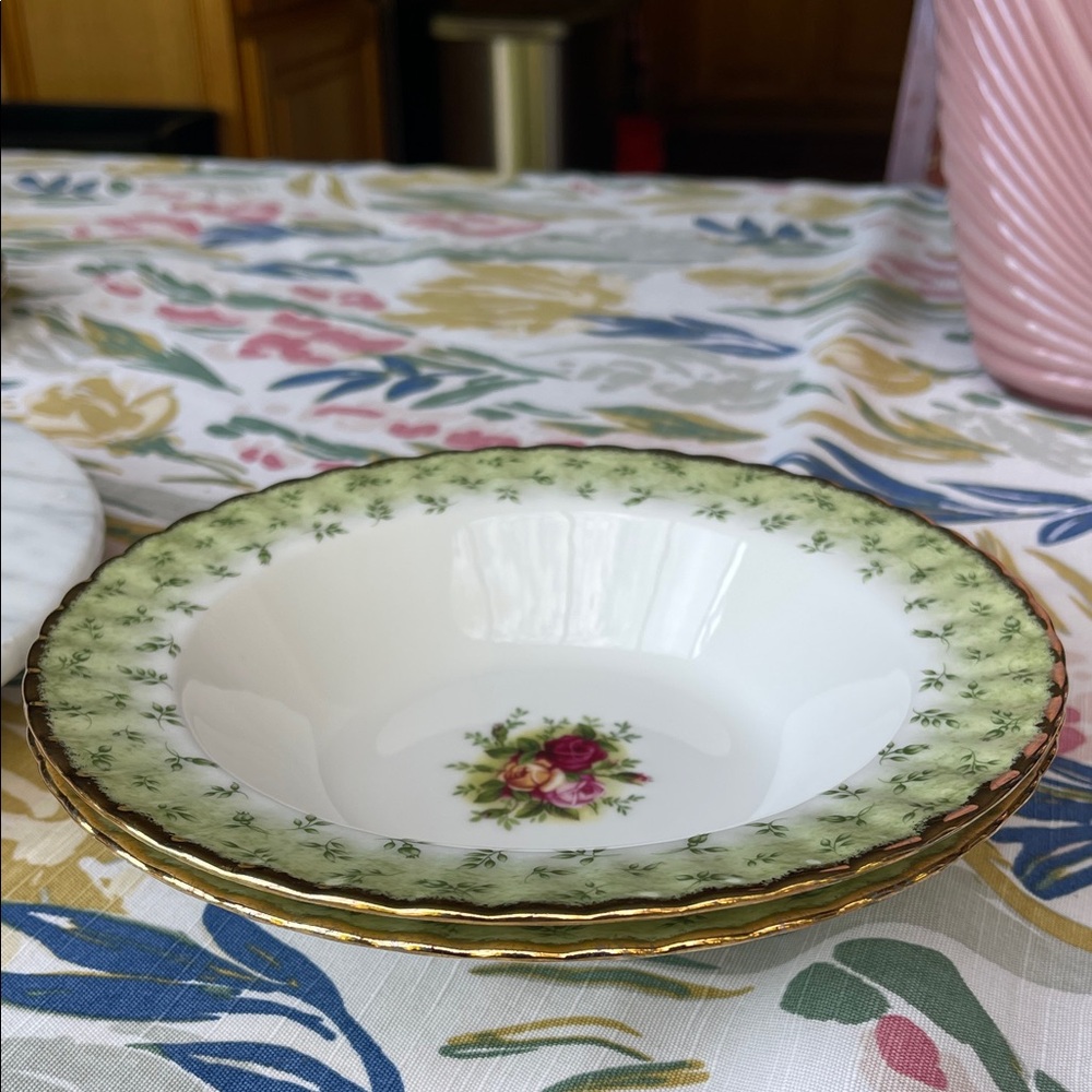 Set of 2 Rare Royal Albert Old Country Roses Green Border bowls 8”